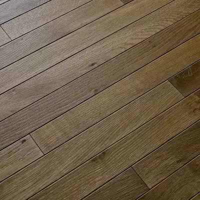 Parquet Chene Semi-Massif Easy Brown Fume - 15x50x1200 - Choix Rustique - Vue de profil - Carresol