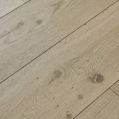 Plancher Vieilli Chene Semi-Massif C8 Scie - 15x220x1500-2400 - Choix rustique - Vue de face - Carresol